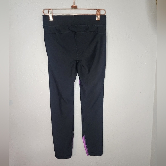 Under Armour Black And Purple Compression Leggings Size Small - Picture 2 of 8